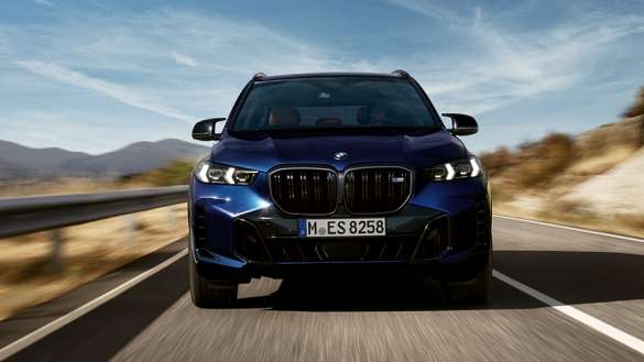 A BMW X5 M60i xDRIVE MODELL OPCIONÁLIS M SPORT PRO CSOMAGJA.