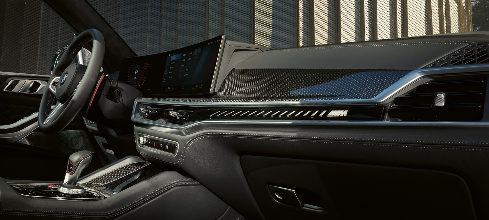 BMW X5 M MODELLEK: VEZETŐHELY ÉS TECHNOLÓGIÁK.