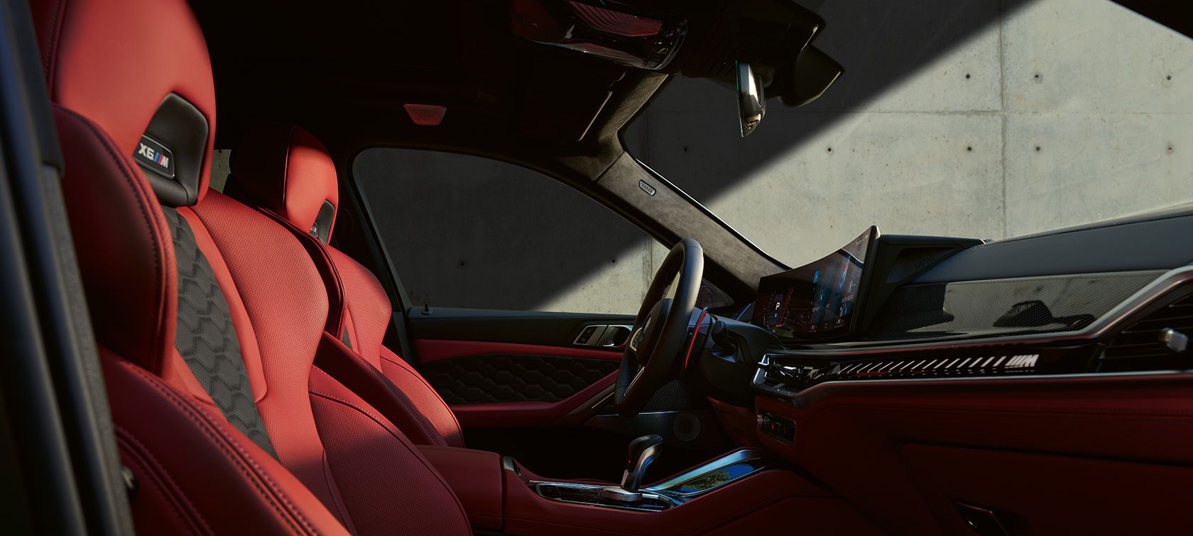 BMW X6 M MODELLEK: VEZETŐHELY ÉS TECHNOLÓGIÁK.