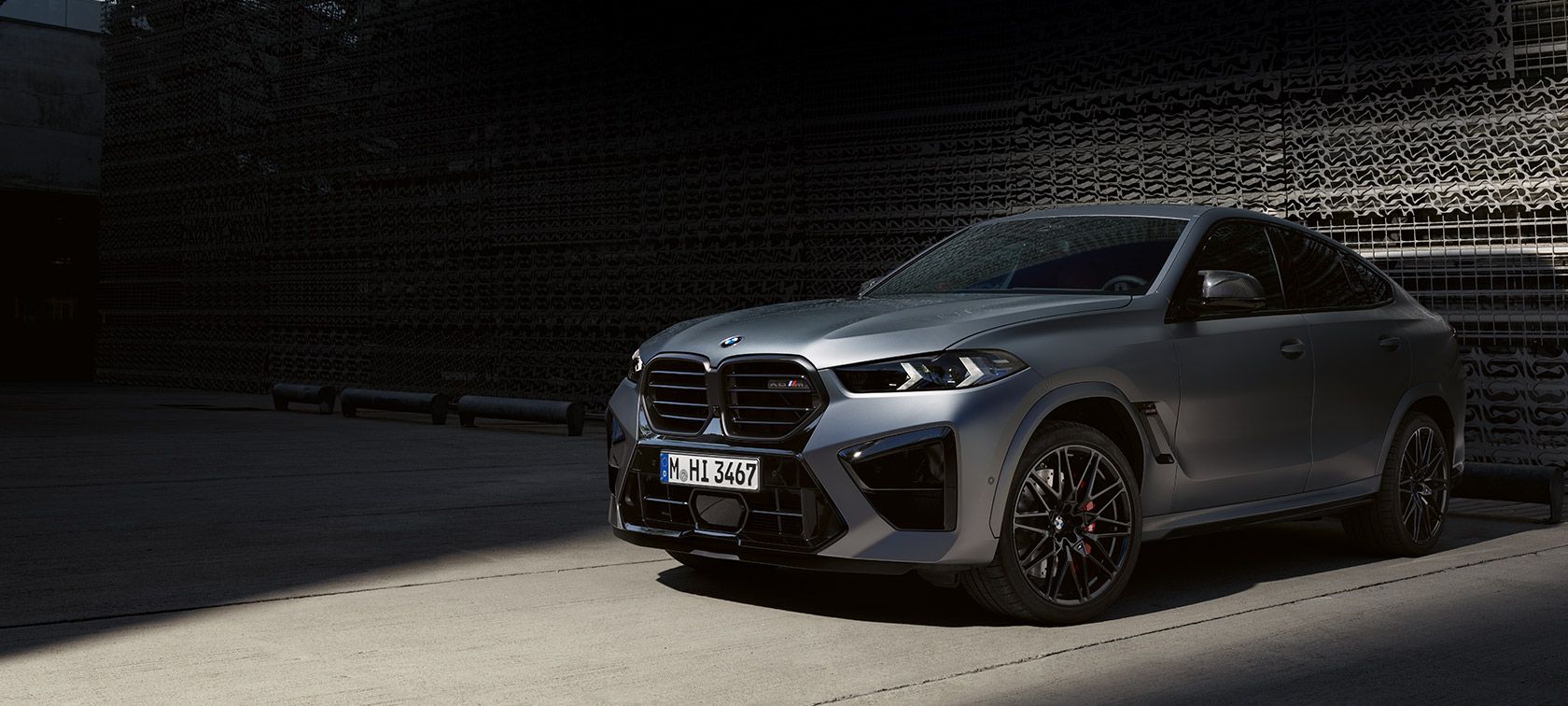 A BMW X6 M