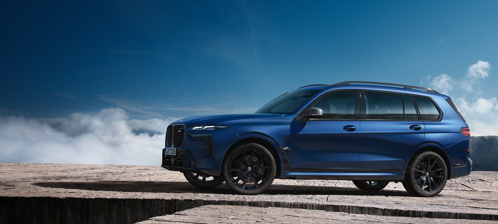 A BMW X7 M60i
