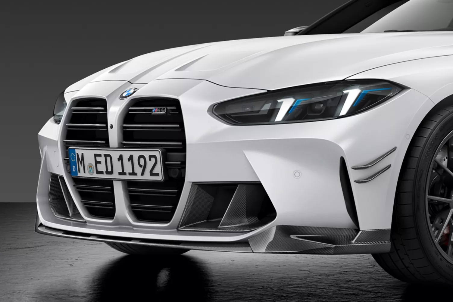 M Performance első karbon splitter.
